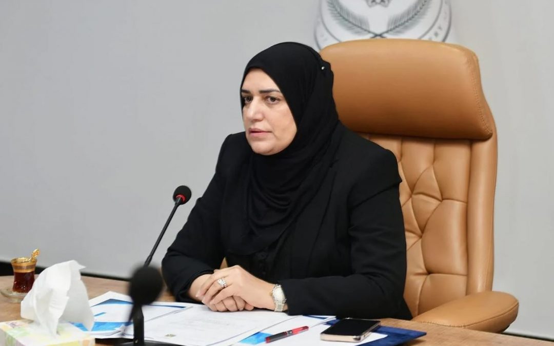 وزيرة المالية ترد.. الإقليم تسلم مستحقات موظفيه كاملة