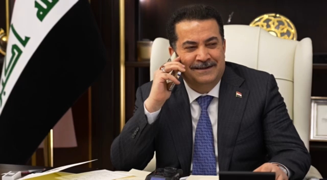 بالفيديو.. السوداني يجري اتصالاً هاتفيًا مع الطبيب العراقي المتطوع لعلاج جرحى غزة ويمنحه لقب سفير الإنسانية