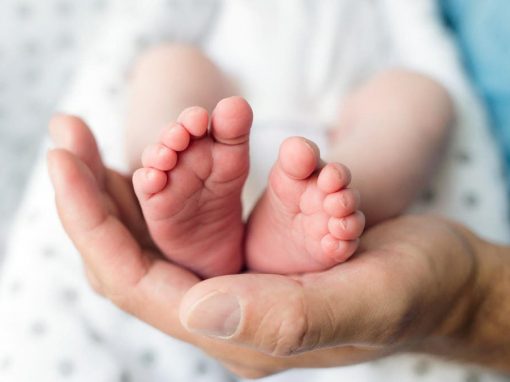 ضجة على فيسبوك بعد الكشف عن شبكات لبيع الأطفال والرضع