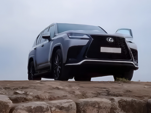 مطالبات نيابية بالتحقيق بتجاوز شركة للسيارات على محرمات الآثار