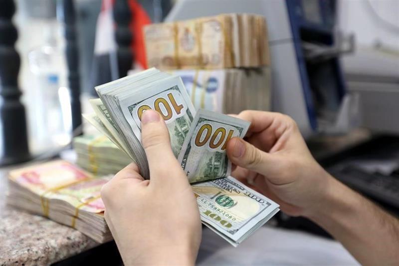 أسعار الدولار تنخفض في بغداد واربيل