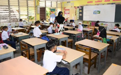 التربية توجه إدارات المدارس باستكمال المناهج وفقاً للتقويم المعتمد
