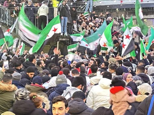 سوريا تترقب صدور إعلان دستوري والسلطات تتعهد بتحقيق السلم الأهلي