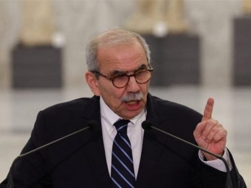 رئيس الوزراء اللبناني يحذر من تجدد الحرب