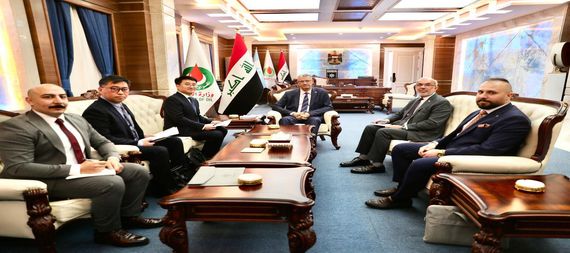 وزير النفط يبحث مع شركة EPS الصينية تطوير حقول النفط والغاز