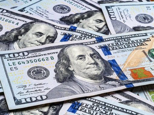 الدولار تحت الضغط.. مخاوف الأسواق تتزايد بسبب سياسات ترامب المتقلبة